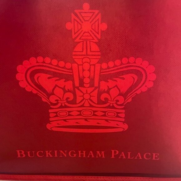 RECYCLED BUCKINGHAM PALACE RED TOTE BAG Benefits Royal Collection Trust New - Picture 2 of 3
